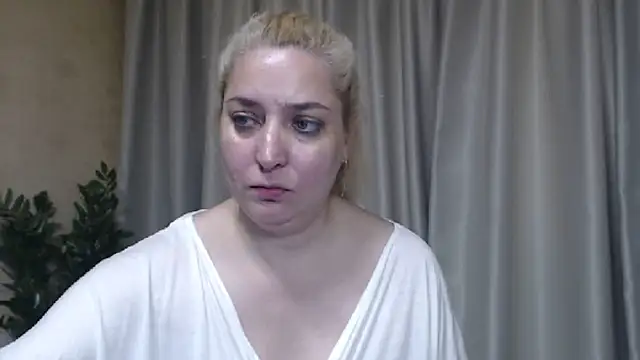 sweetpussy13 webcam
