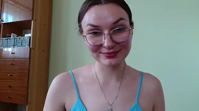 LooveELLYx webcam