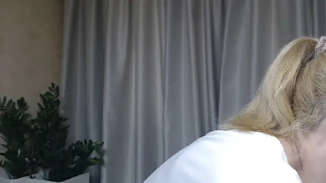 sweetpussy13 webcam