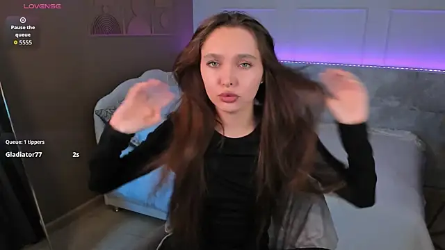ChloeSunny webcam