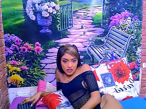 IndianPretty14u2Luv webcam