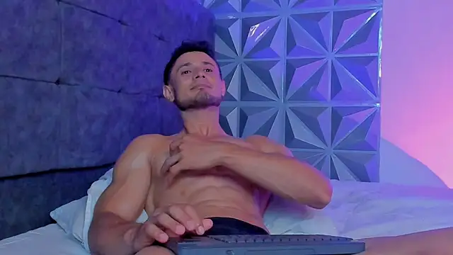 Adonys_Lewis_ webcam