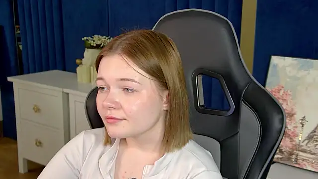 ElinaVale webcam