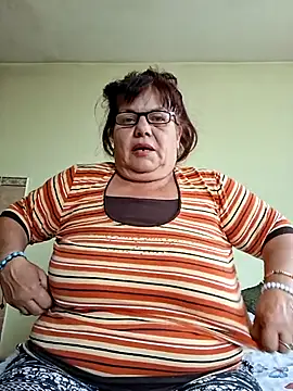 HotMilf80 webcam