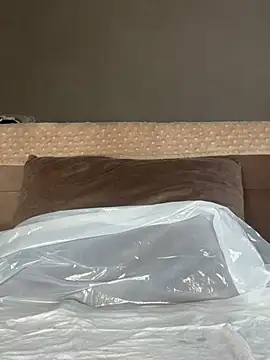 LaraVoosh webcam