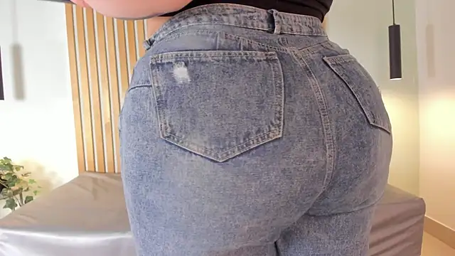 Scarlett_grey1 webcam