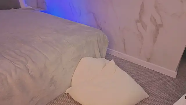 Chloee_White webcam