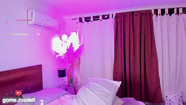 ViolettGomez_93 webcam