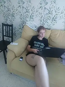 Honeygirl08 webcam