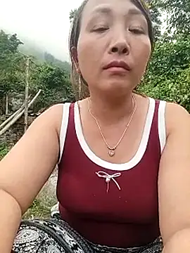 Angelina-Luxxy webcam