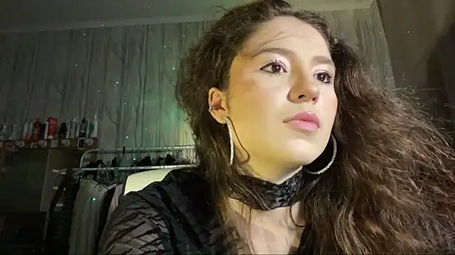 CrispyVeil webcam