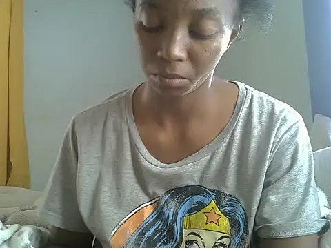 ElianeHot webcam