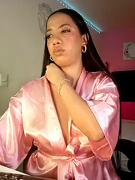 SallyWhitee webcam