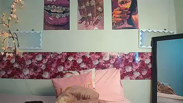 EnchantingLisa webcam