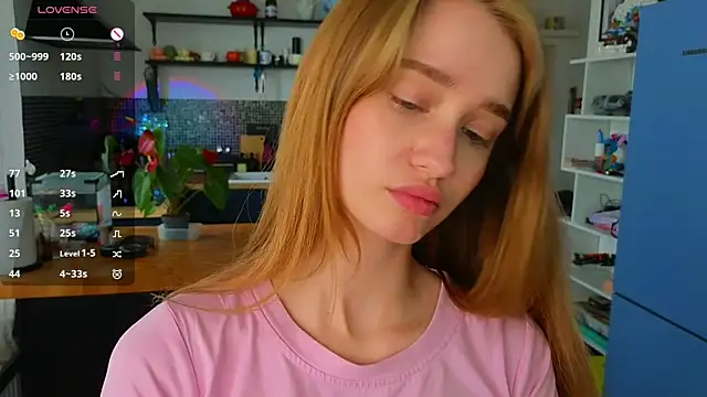 AliviaWithLove webcam