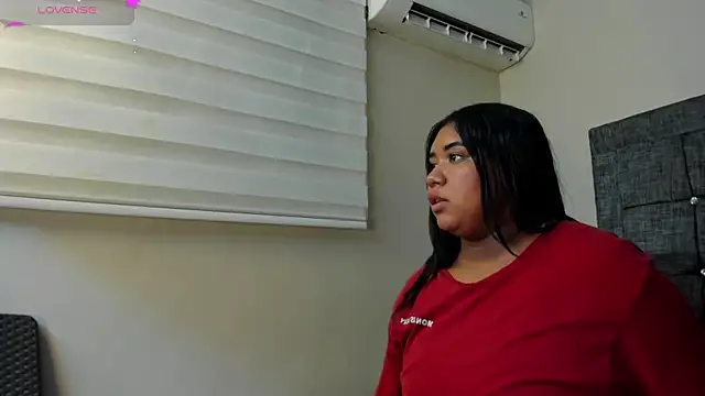 Queen_Zeina webcam