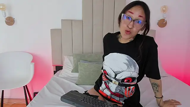 Jade_Mercier webcam