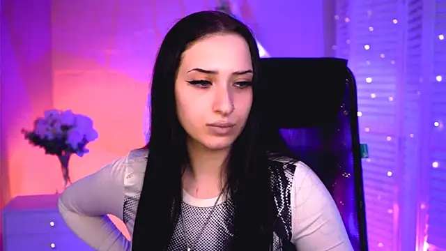MonicaLowes webcam