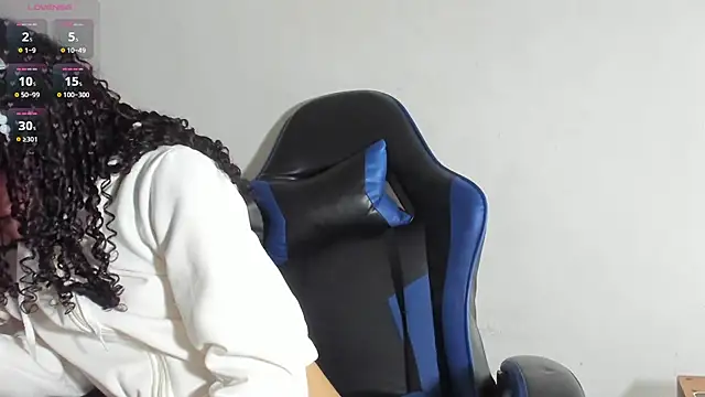 dolly_boob
