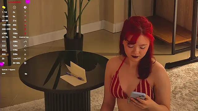 Nora__Ray webcam