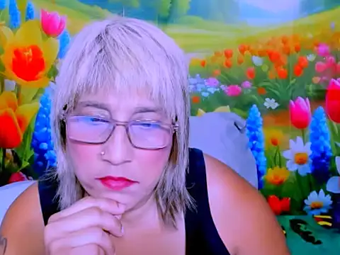 indianroxy webcam