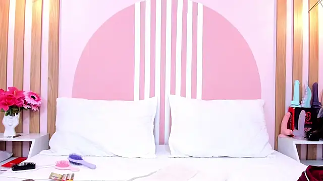 Valkiriia_wiine live cam on StripChat