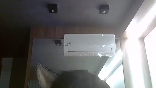 SkinnyKitten live sex cam