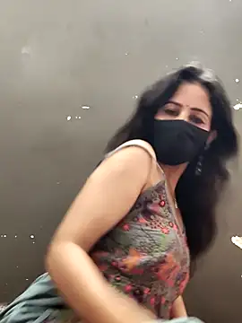 Kanika_76 webcam