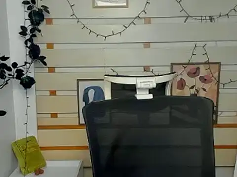 Josephine_Kiss webcam