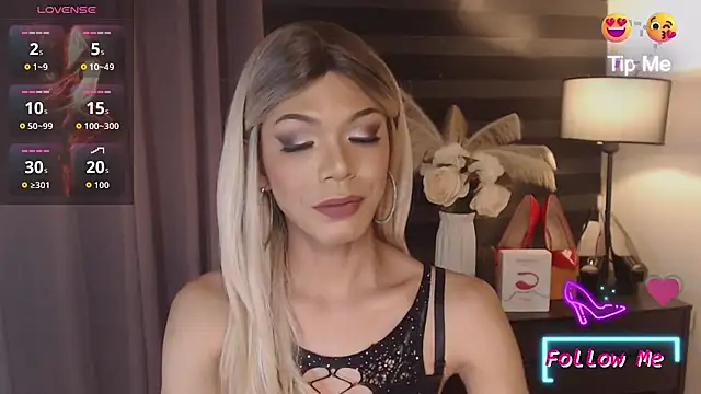 hugecockalexa (T young) - MAKE YOUR QUEEN  HAPPY AND LETS HAVEFUN