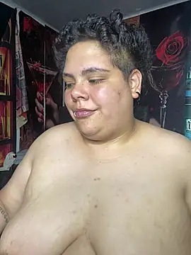 Hailey_Curvy webcam