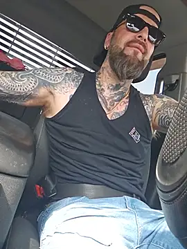 Beardedtattood live sex cam