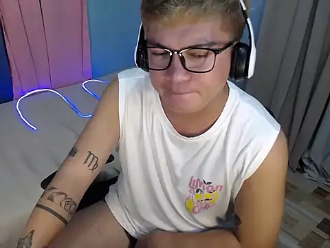 Fuckboii_intown webcam