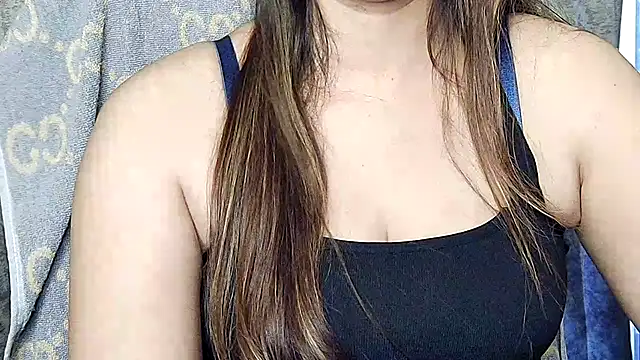 Nyra-Goddess live cam on StripChat