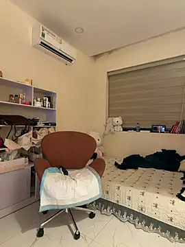 MaiLiiil Live Web Cam Show