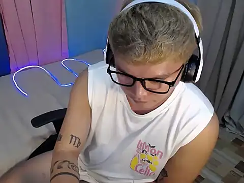 Fuckboii_intown webcam