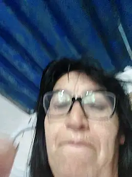 clarita_01 (F mature) - Mostrar pies y coño