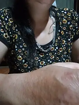 tuyet-nhi webcam