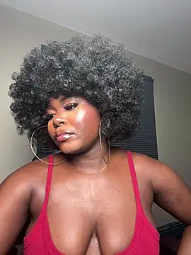 WomanNextdoor1 webcam