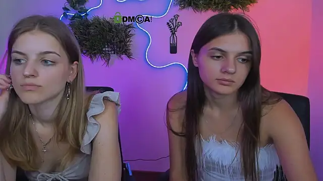 lisa_dark_ webcam