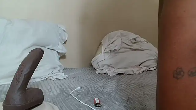 KinkyJXxX webcam