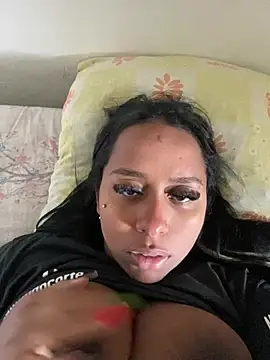 jhenannyy Live Web Cam Show