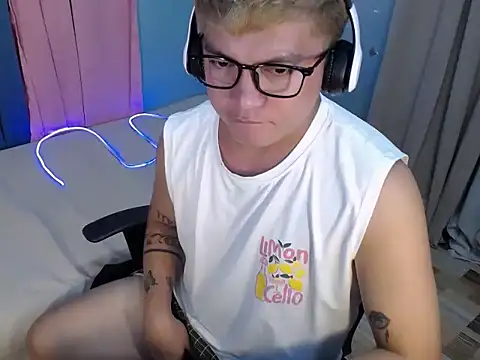 Fuckboii_intown webcam