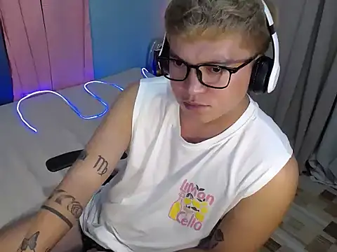 Fuckboii_intown webcam