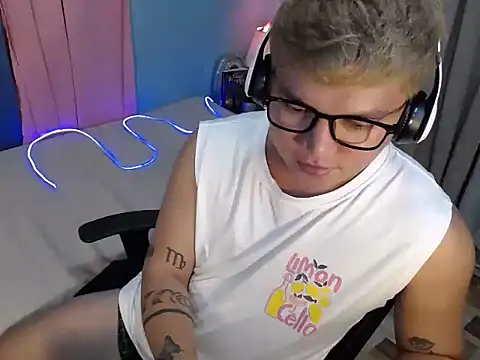 Fuckboii_intown webcam