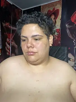 Hailey_Curvy webcam