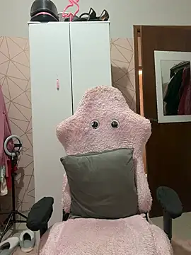 Irresistible37 webcam