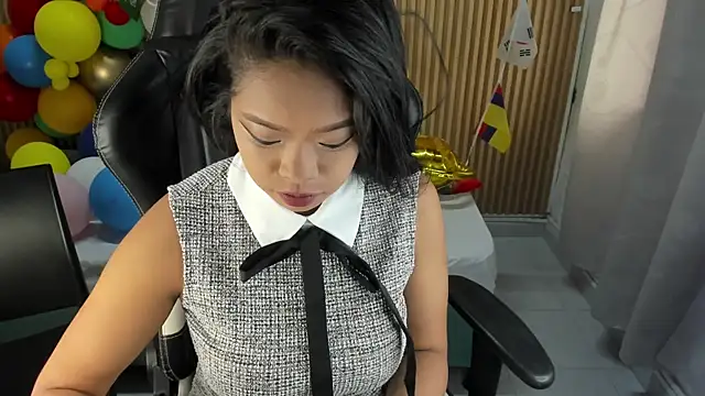 Lili_16 webcam