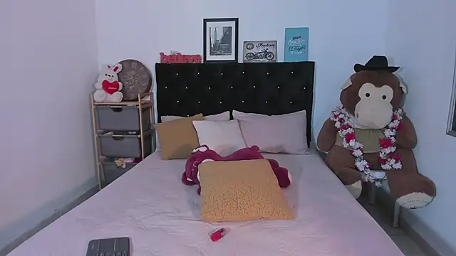 zoe_siren webcam