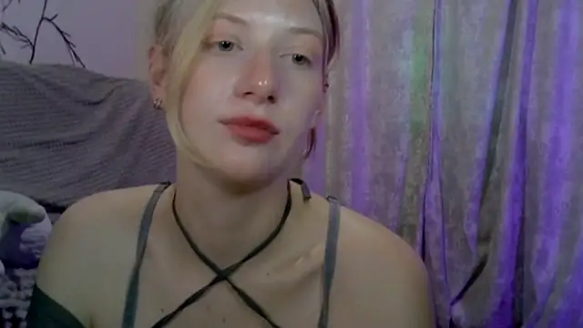 earn_my_lilly webcam